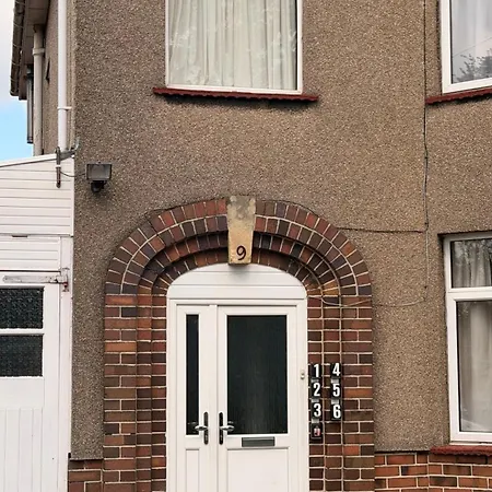 Country Sheared House * Bristol